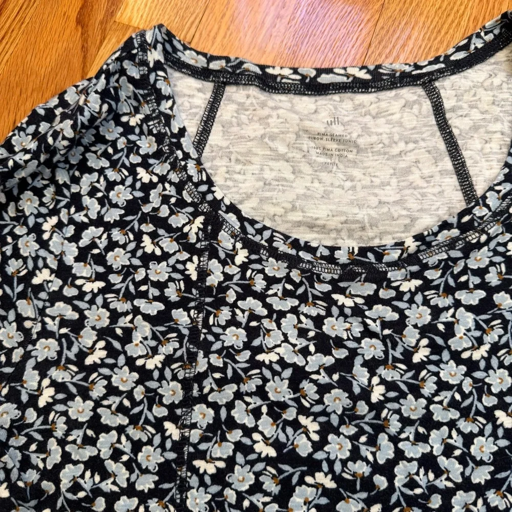 J. Jill Blue and White Floral elbow sleeve Tunic - Picture 2 of 7